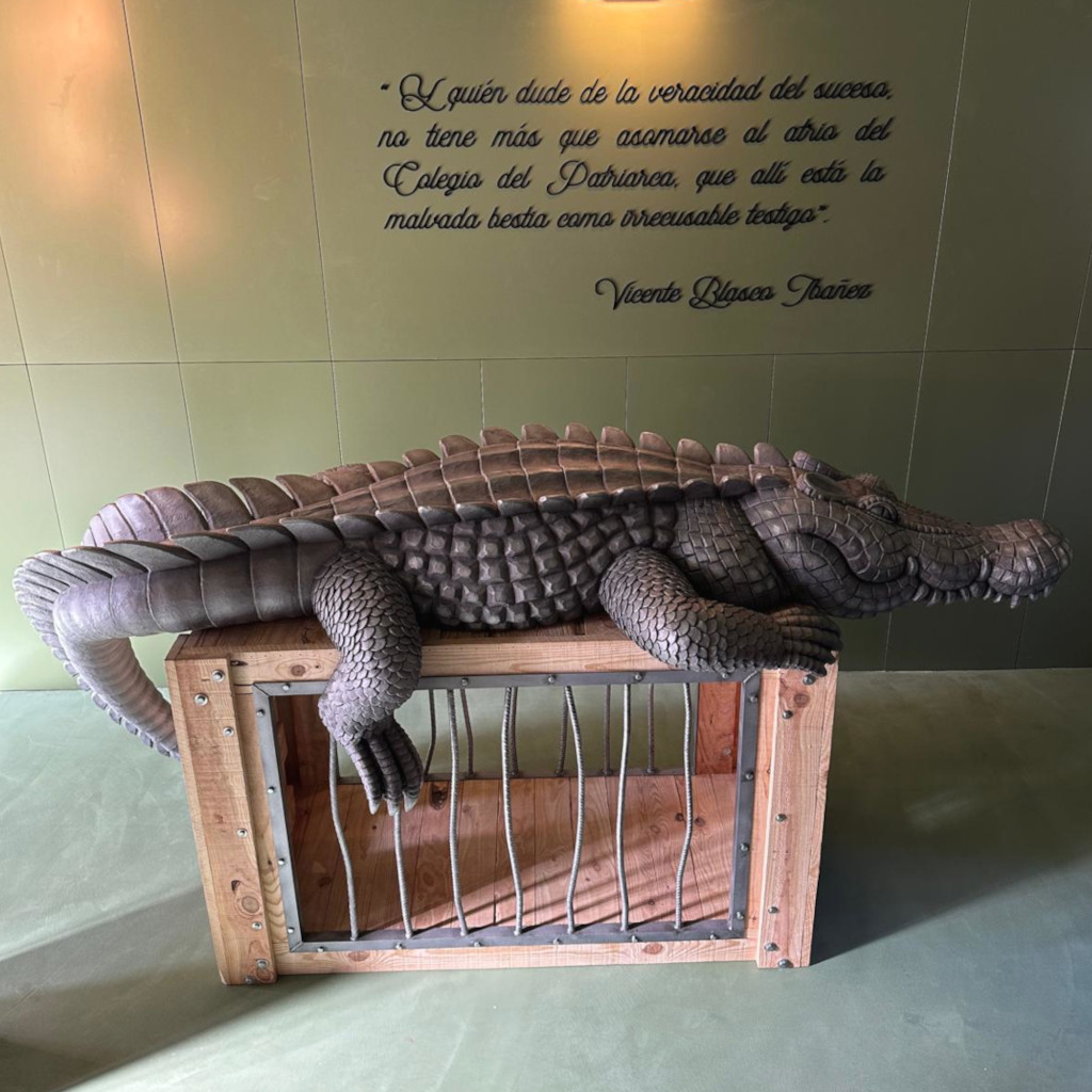 escultura en porexpan-escultura en poliestireno-cocodrilo para saman hotel boutique