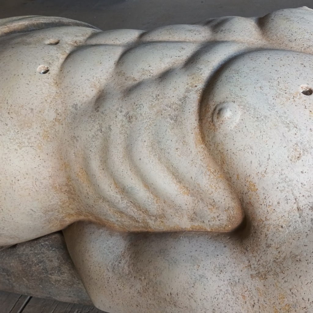 San Sebastián para la película La Bola Negra-escultura en porexpan-escultura en porex-escultura en poliespan